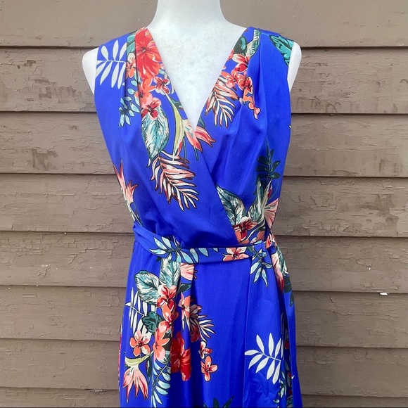NWT! Tahari Royal Tropical Bloom dress! - Picture 3 of 9
